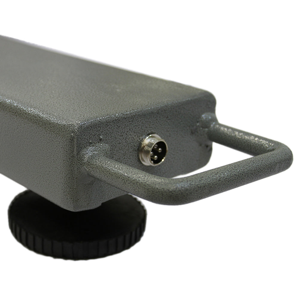 Pèse palettes T-Mech en métal gris avec texture rugueuse, poignée ergonomique et connecteur pour utilisation industrielle