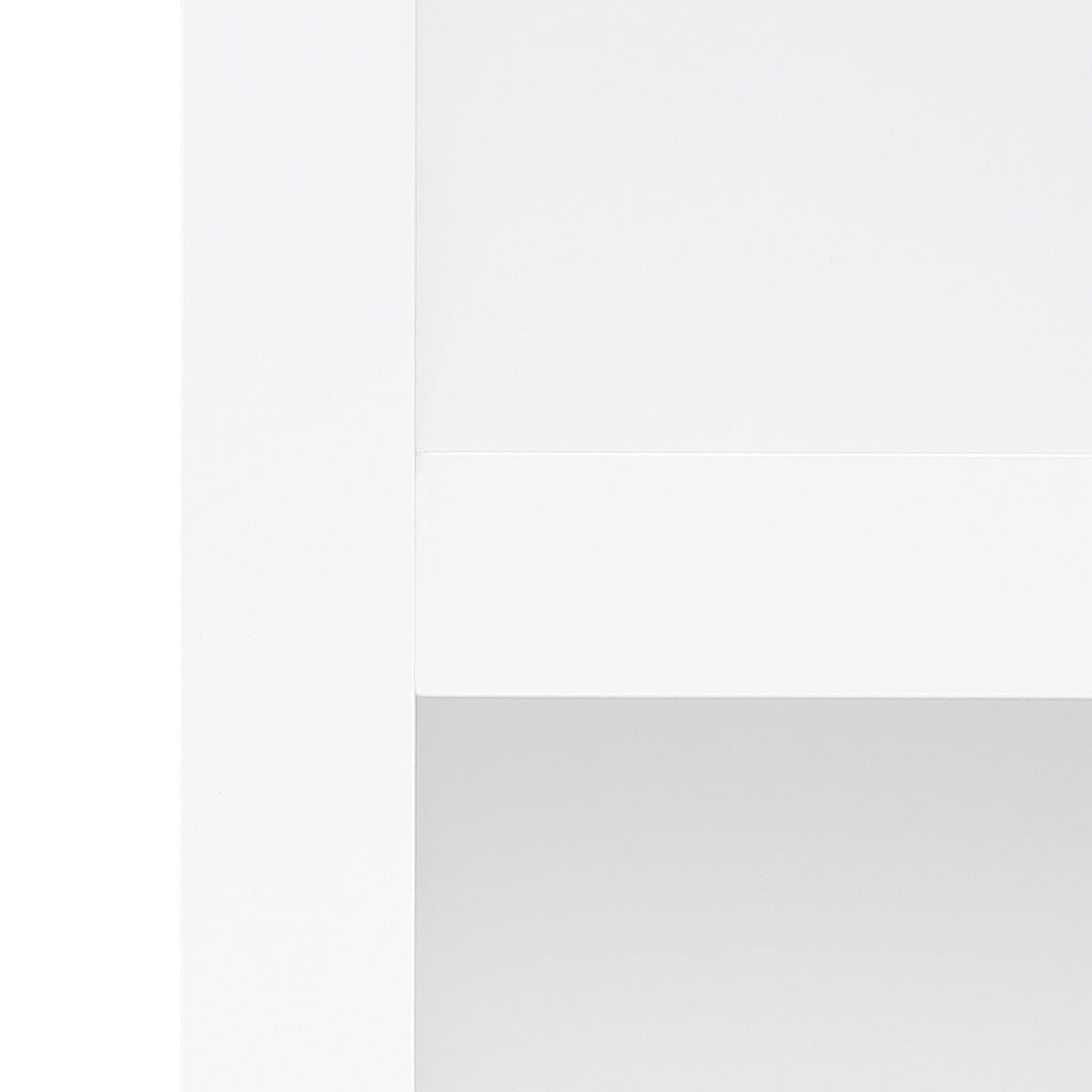 Comptoir de vente pour caisse enregistreuse blanc, design épuré, surface lisse, idéal pour un espace de vente moderne et fonctionnel