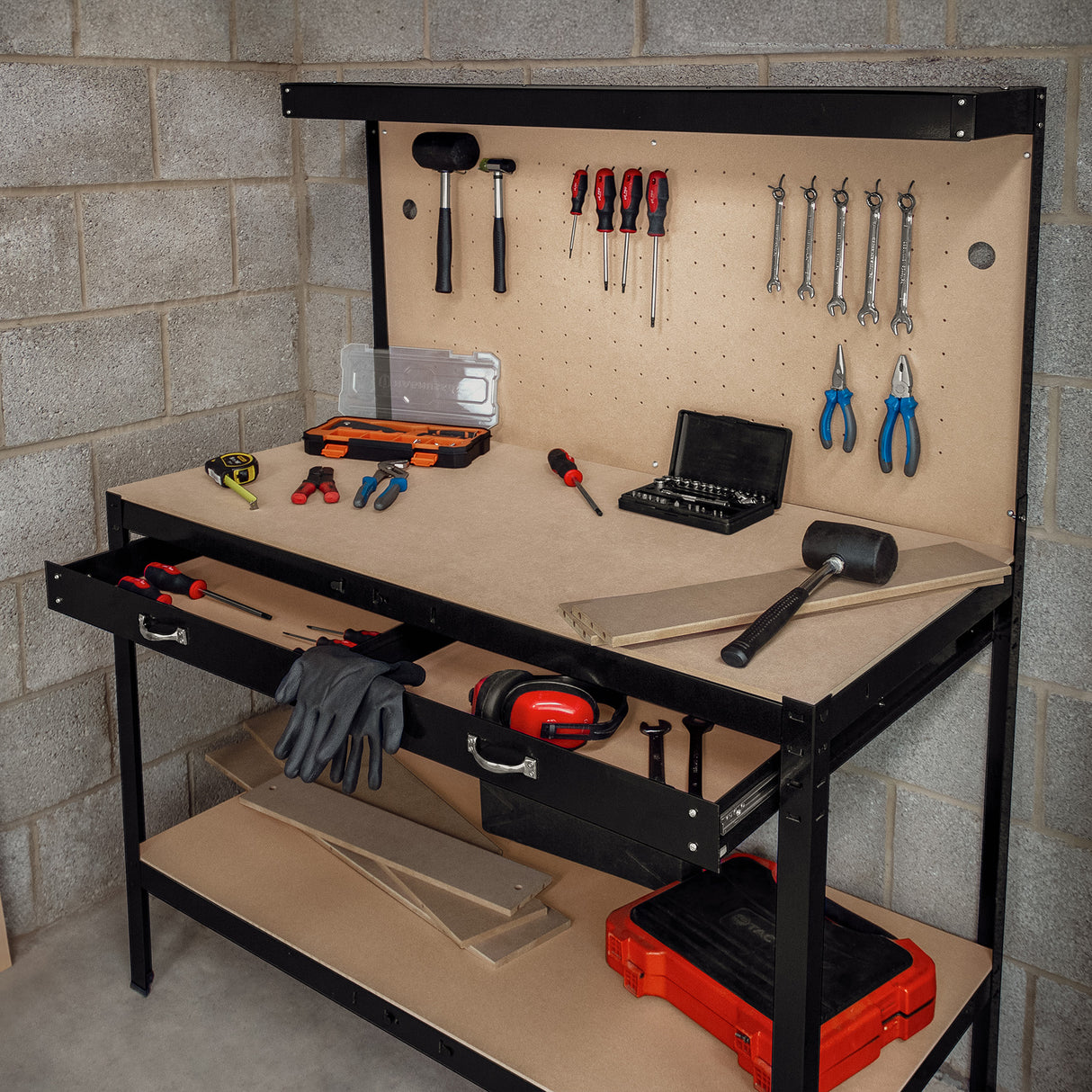 Établi de travail noir de 120 cm avec tiroir, éclairage LED blanc froid, outils variés et surface de travail en bois clair