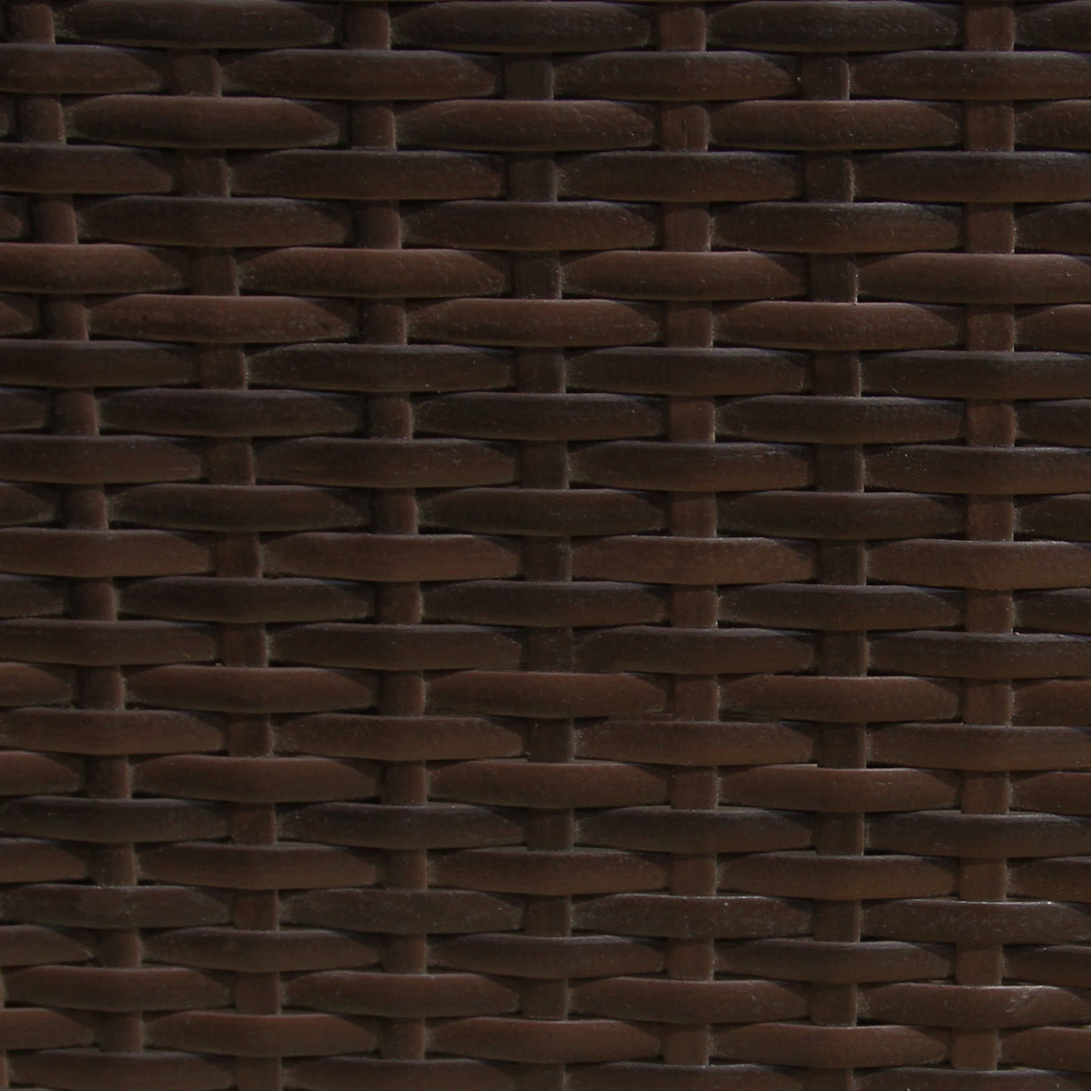 Tissage en rotin marron foncé, texture serrée et lisse, idéal pour un salon de jardin accueillant jusqu'à 9 personnes