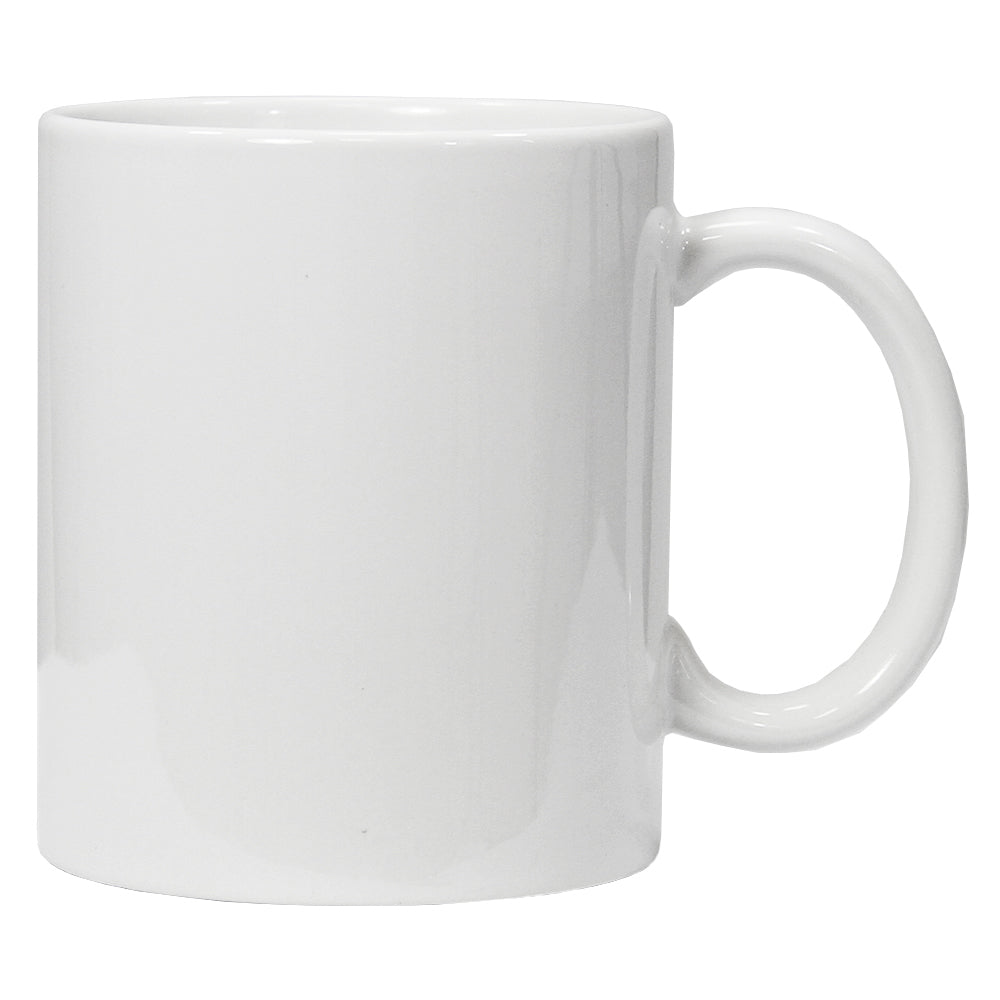 Tasse blanche en céramique lisse avec une anse, idéale pour la sublimation, présentée sur fond blanc, design minimaliste