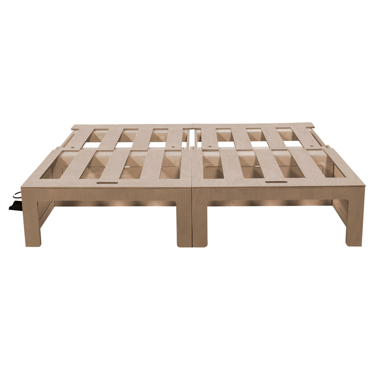 Canapé-lit en bois clair, conçu pour camping-car, avec une structure robuste et des lattes espacées pour un soutien optimal