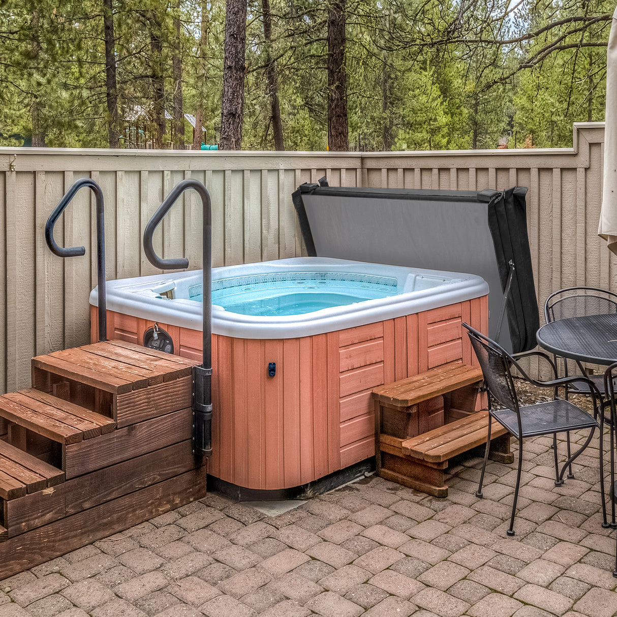 Housse de spa noire pour spa de 200 cm x 200 cm, en matériau résistant, s'adaptant parfaitement à un spa en bois et en plastique
