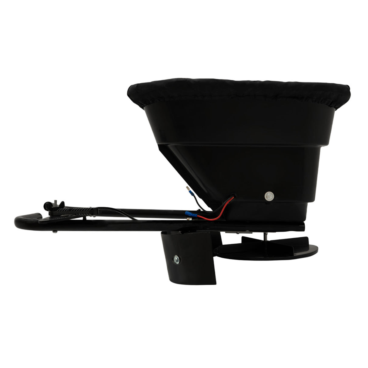Épandeur remorqué pour ATV quad, en plastique noir, avec un réservoir large et une base stable, idéal pour la distribution de semences ou d'engrais