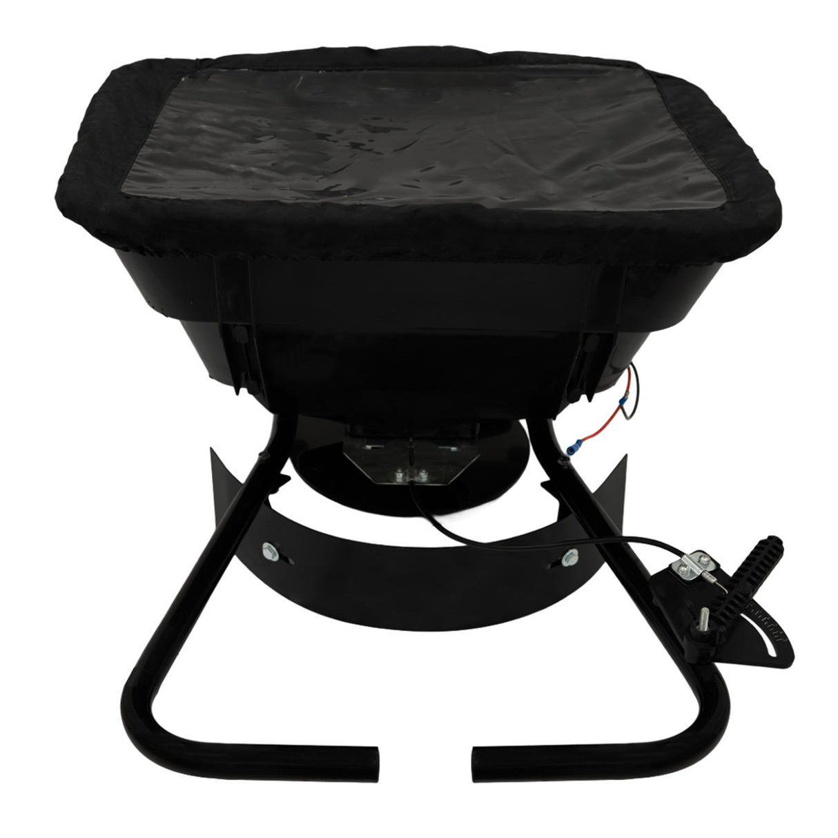 Épandeur remorqué pour ATV quad, conçu en métal noir, avec un réservoir large et un support robuste pour une utilisation efficace en extérieur