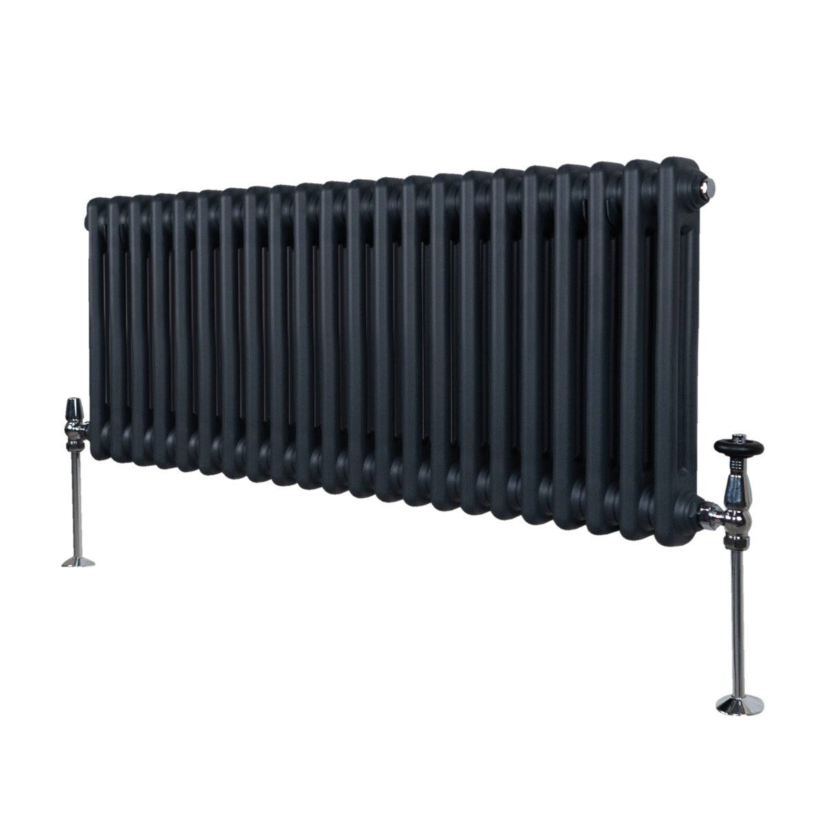 Radiateur traditionnel à 2 colonnes en gris anthracite, avec une finition lisse et des pieds en métal chromé, design élégant et moderne