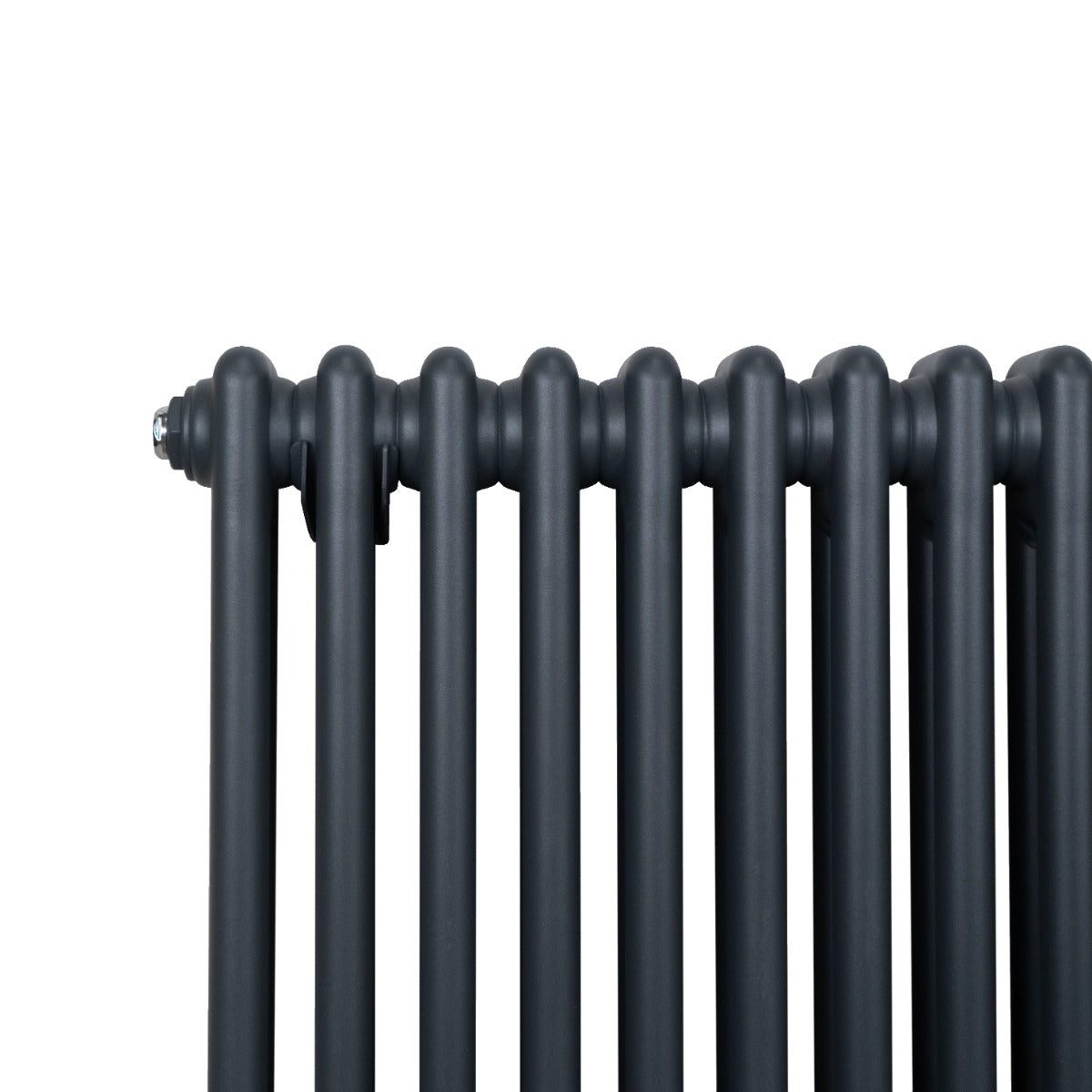 Radiateur traditionnel à 2 colonnes en gris anthracite, finition lisse, avec des lignes épurées et un design élégant pour un intérieur moderne