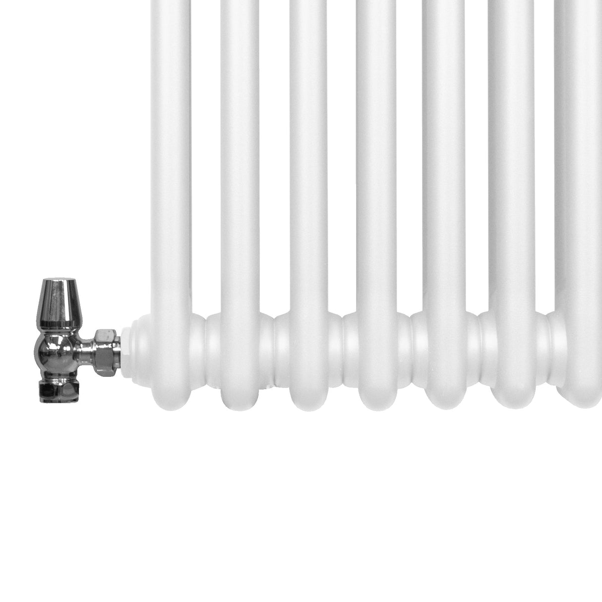 Radiateur traditionnel à 3 colonnes, finition blanche lisse, avec un robinet chromé, design élégant et moderne pour un intérieur chaleureux