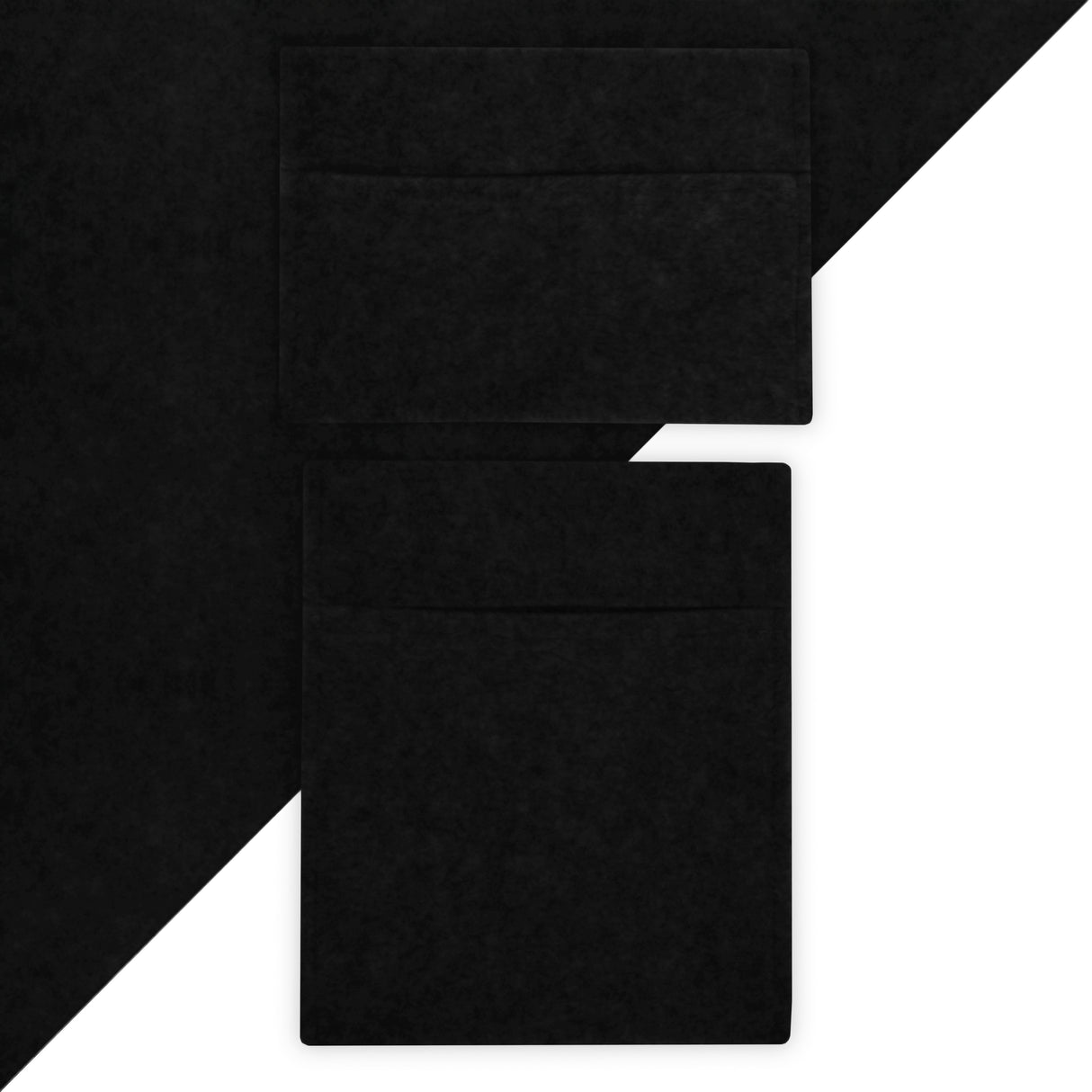 Poches de rangement noires en feutre, avec une texture douce et un design minimaliste, idéales pour l'organisation et le style
