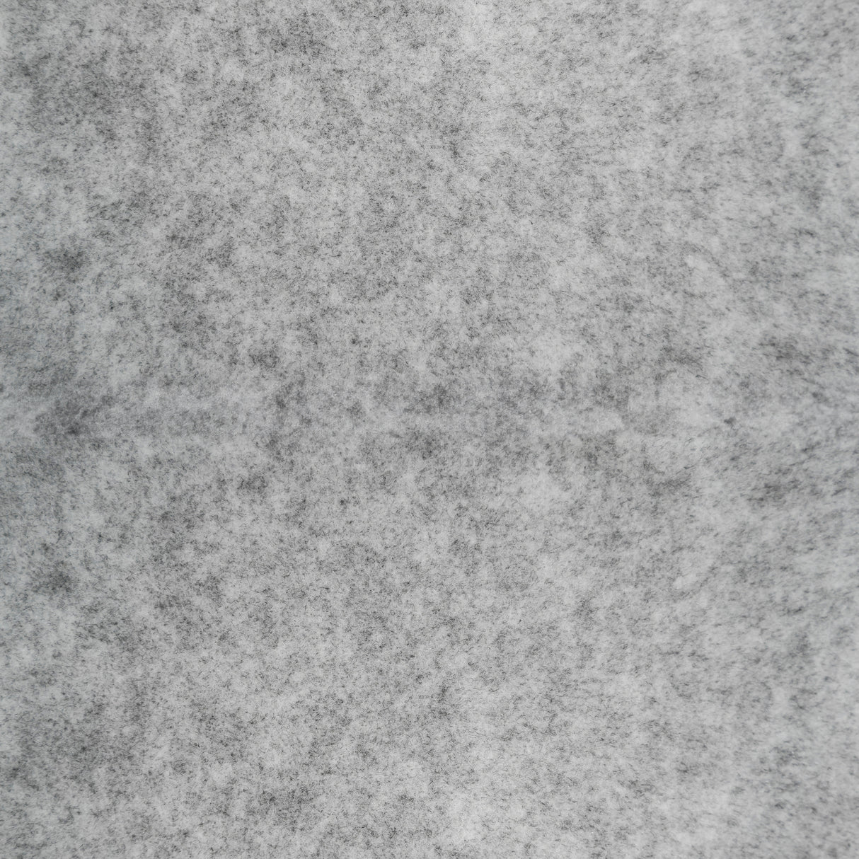 Poches de rangement en feutre gris argenté, texture douce et légèrement texturée, idéales pour organiser divers objets