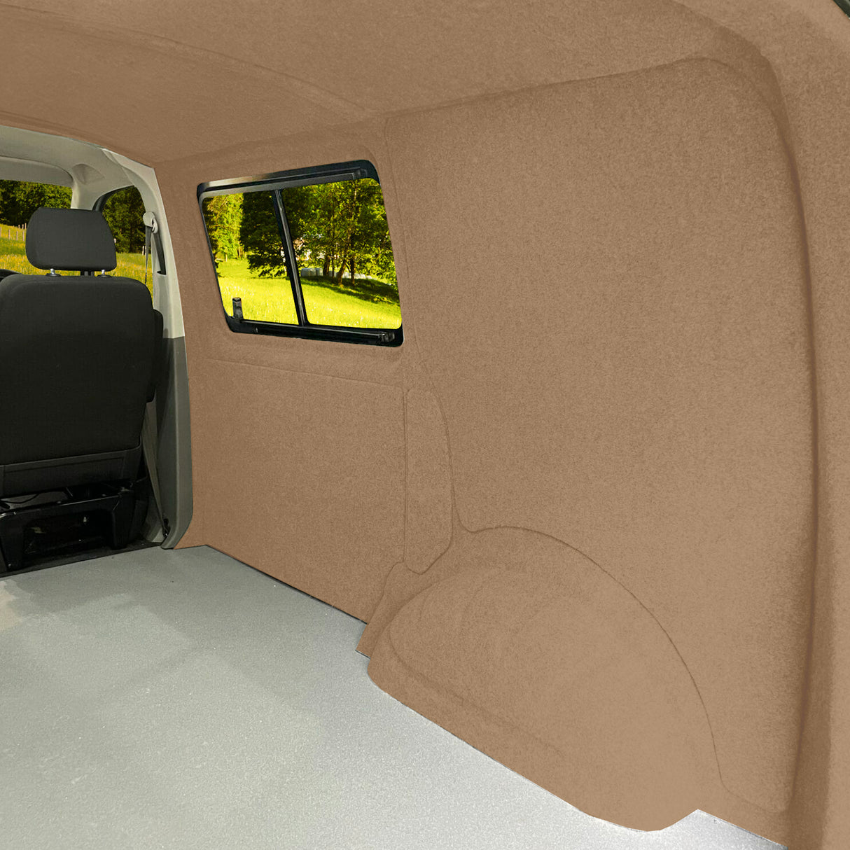 Doublure intérieure beige pour véhicule utilitaire, texture douce, s'adapte parfaitement aux contours de l'espace intérieur