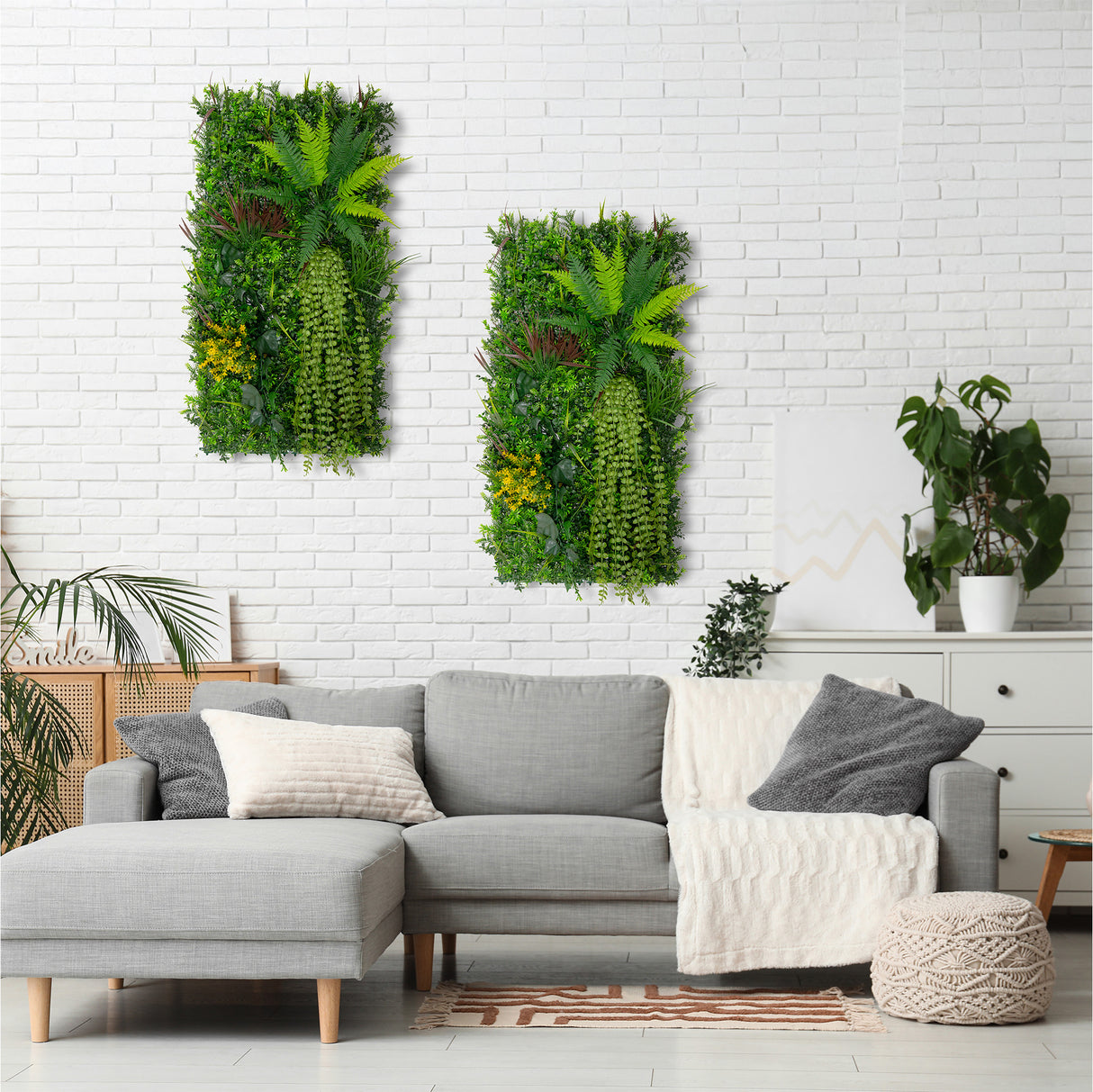 Panneau mural végétal artificiel 50 x 100 cm avec feuillage vert luxuriant, textures variées, décor moderne sur mur blanc, ambiance naturelle