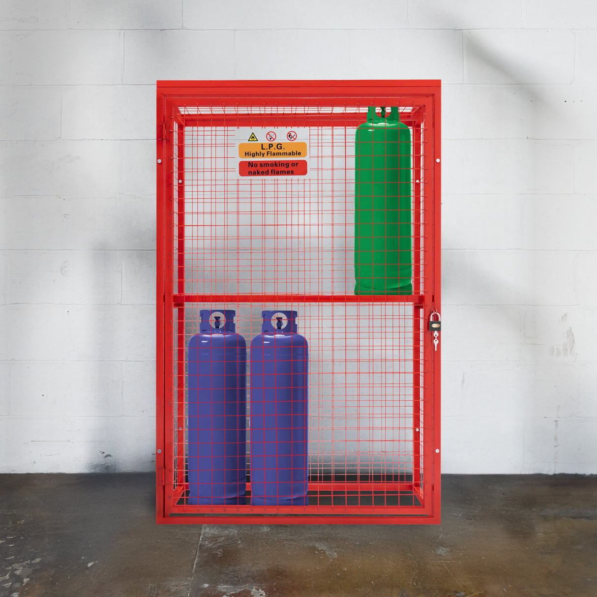 Cage métallique rouge pour bouteilles de gaz, avec une grille, deux bouteilles bleues et une verte, dimensions 181 x 160 x 57 cm