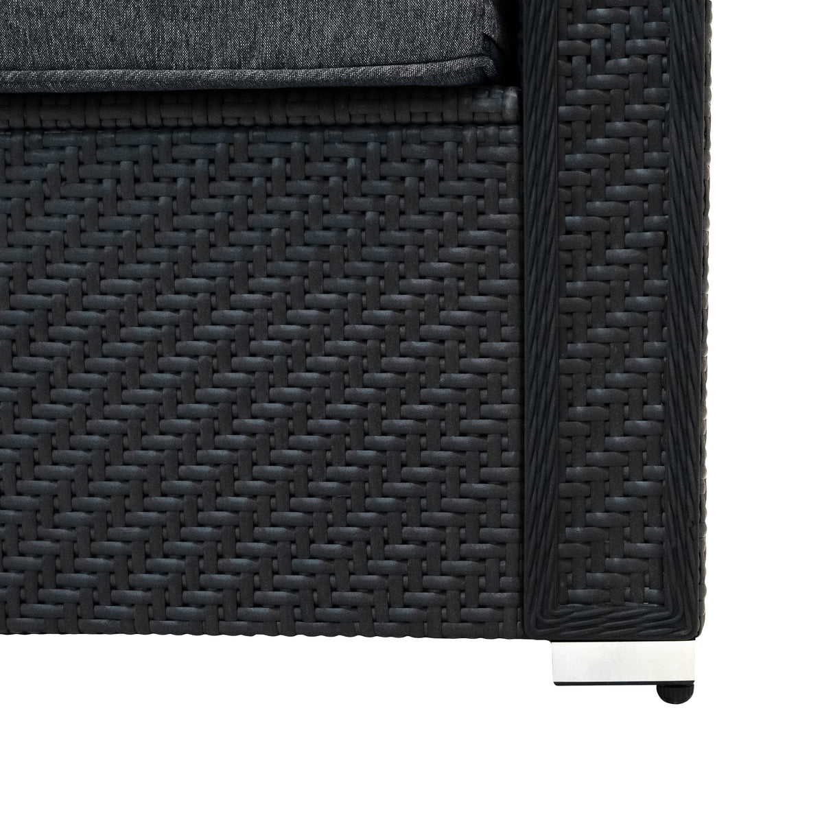 Salon de jardin modulaire en rotin noir avec coussins gris, texture tissée, design moderne et pieds en métal argenté