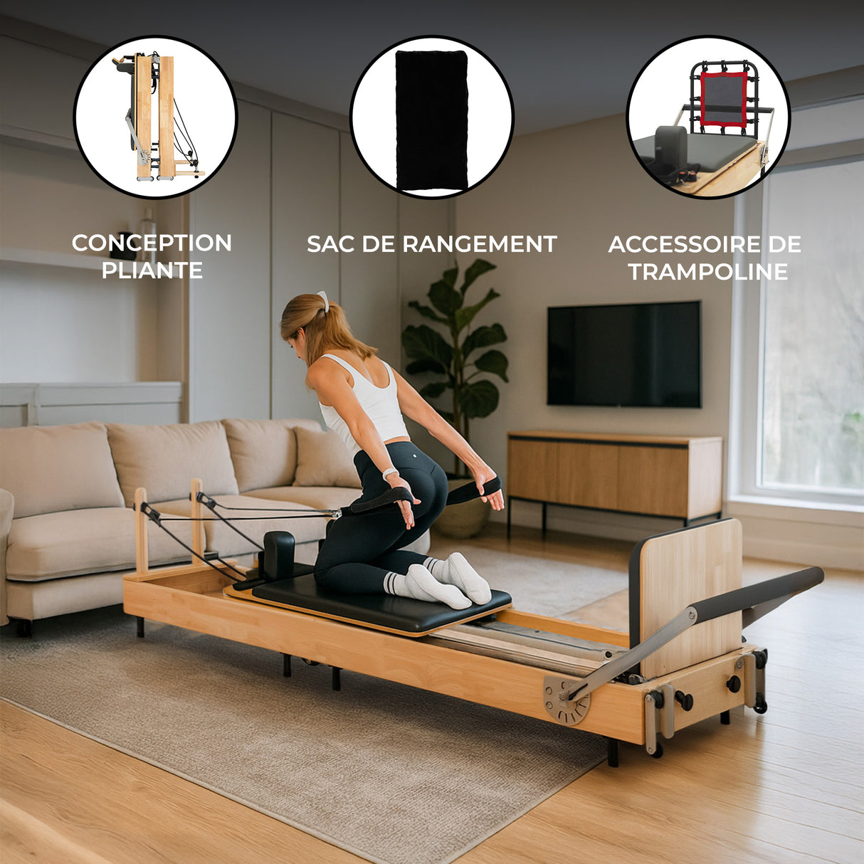 Machine reformer Pilates pliable en chêne, avec coussin noir, sangles et accessoires, utilisé par une femme sur un tapis de sol dans un salon moderne