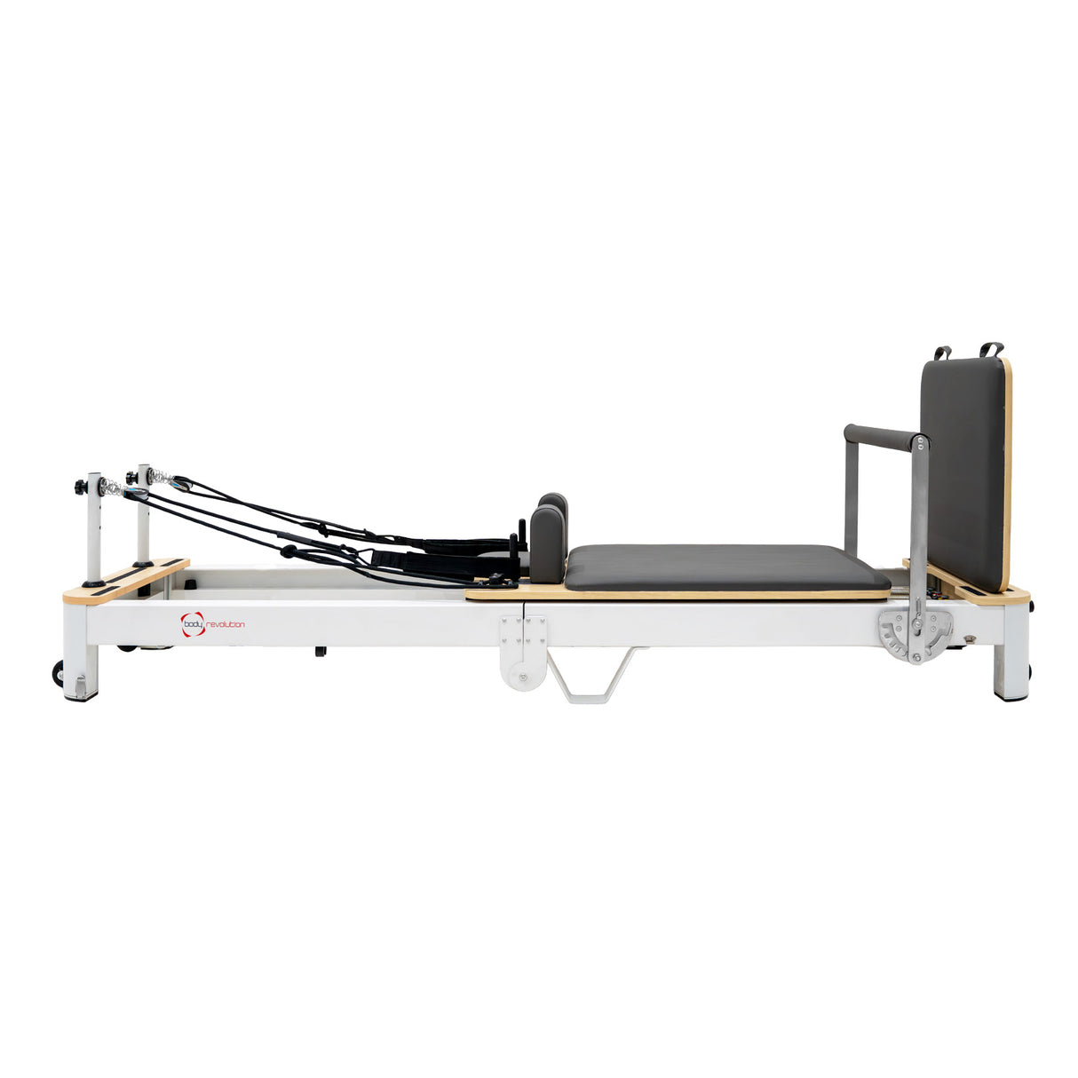 Machine reformer Pilates pliable en aluminium, avec un cadre blanc, un rembourrage gris et des cordes de résistance noires, design moderne et fonctionnel