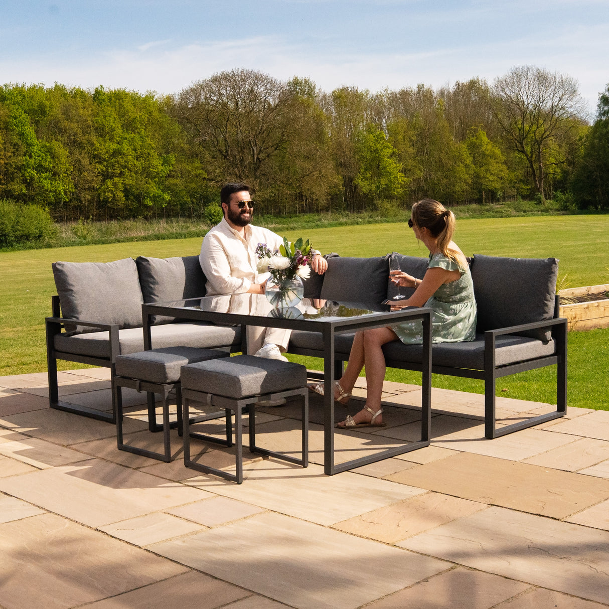 Lot de Salon de Jardin 5 Pièces en Aluminium Gris Anthracite & Coffre de Rangement 582 L en Rotin Noir