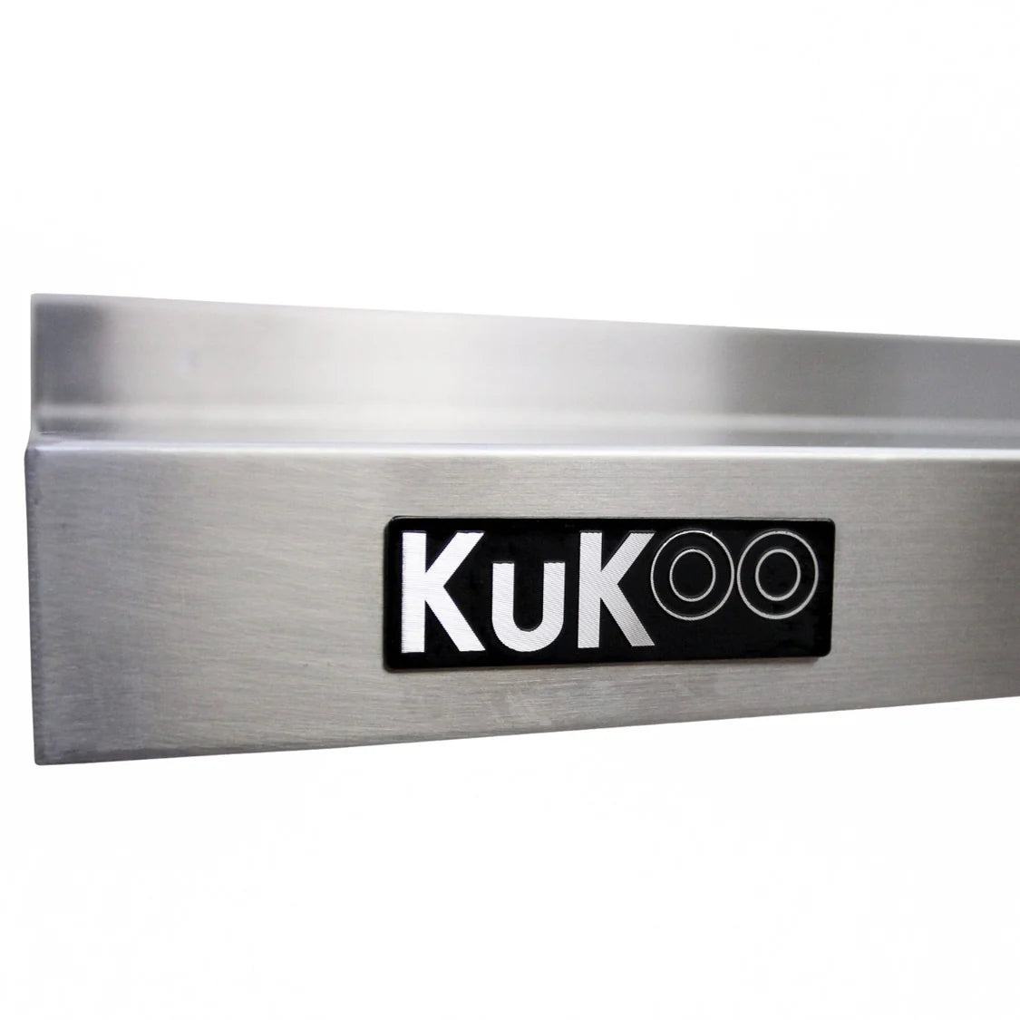 Plan de travail en inox de 180 cm avec logo KuKoo, surface lisse et brillante, idéal pour cuisines professionnelles et espaces de préparation