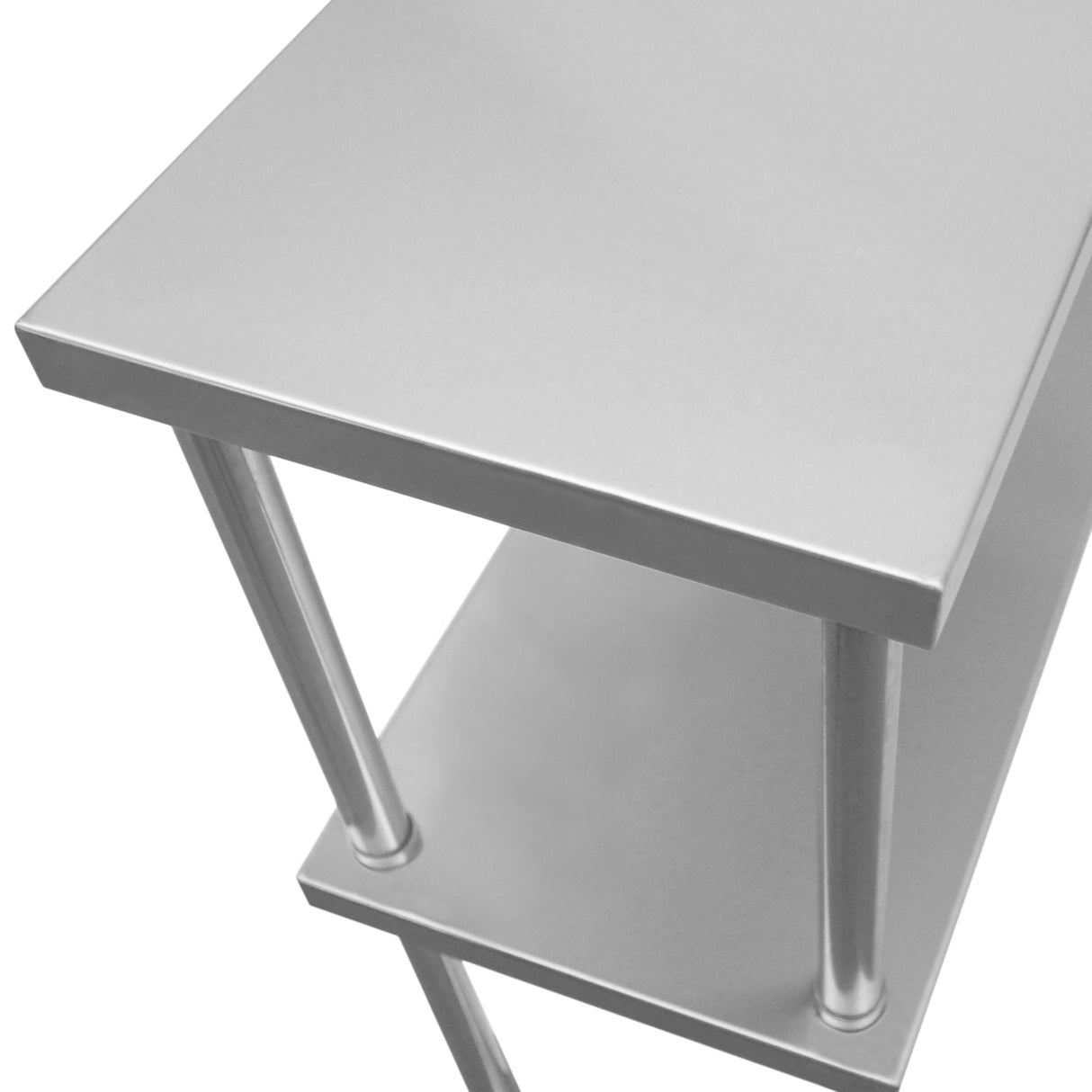 Étagère d'appoint à deux niveaux en métal argenté, avec des surfaces lisses et des pieds cylindriques, idéale pour le rangement moderne