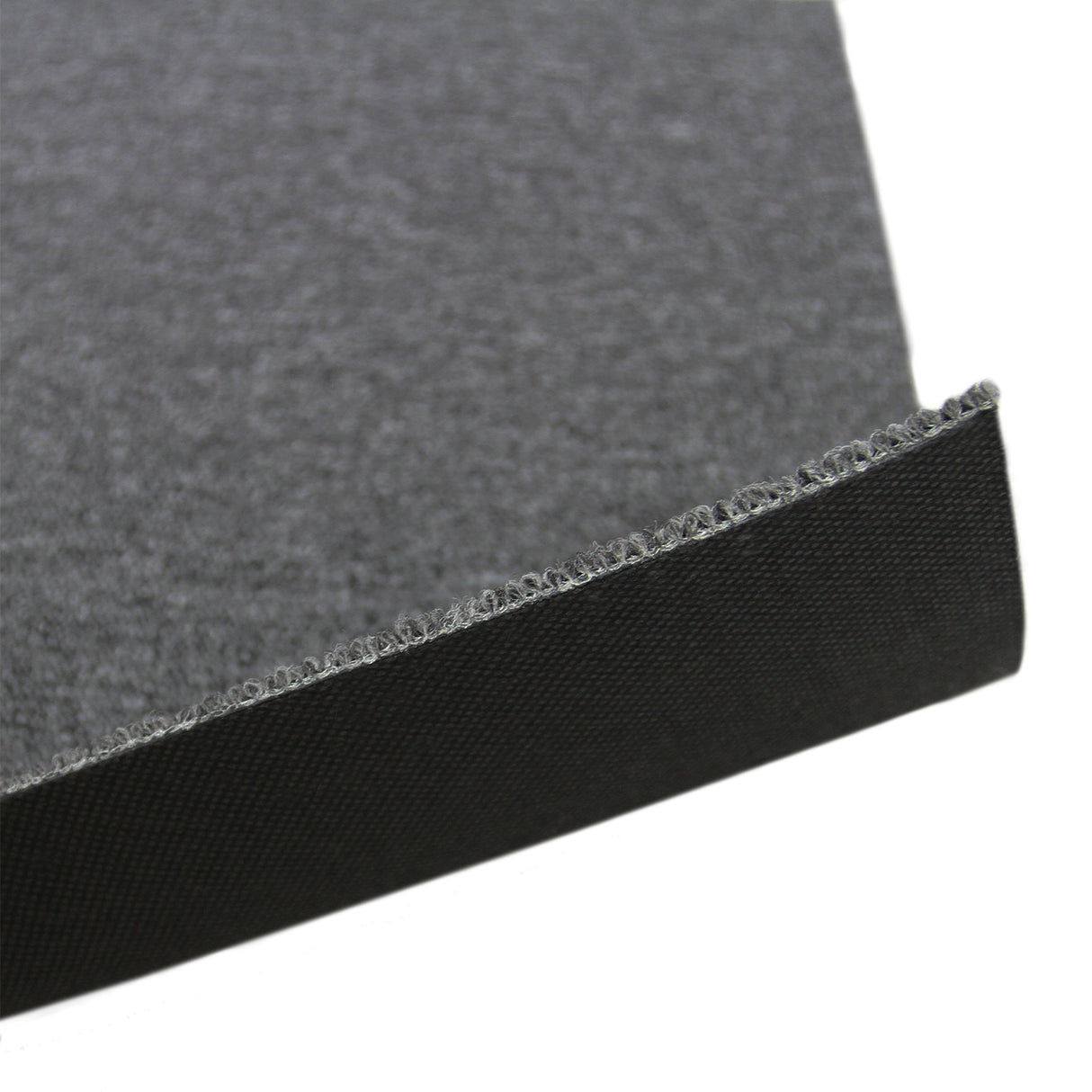Dalle de moquette gris anthracite, texture douce, bordure noire, dimensions 50 cm x 50 cm, idéale pour un sol moderne et élégant