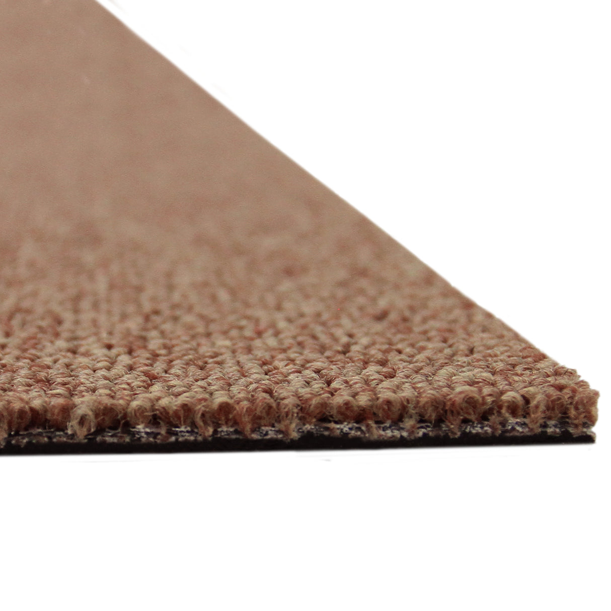 Dalles de moquette brun sable de 50 cm x 50 cm, texture douce et tissée, idéale pour un sol confortable et élégant