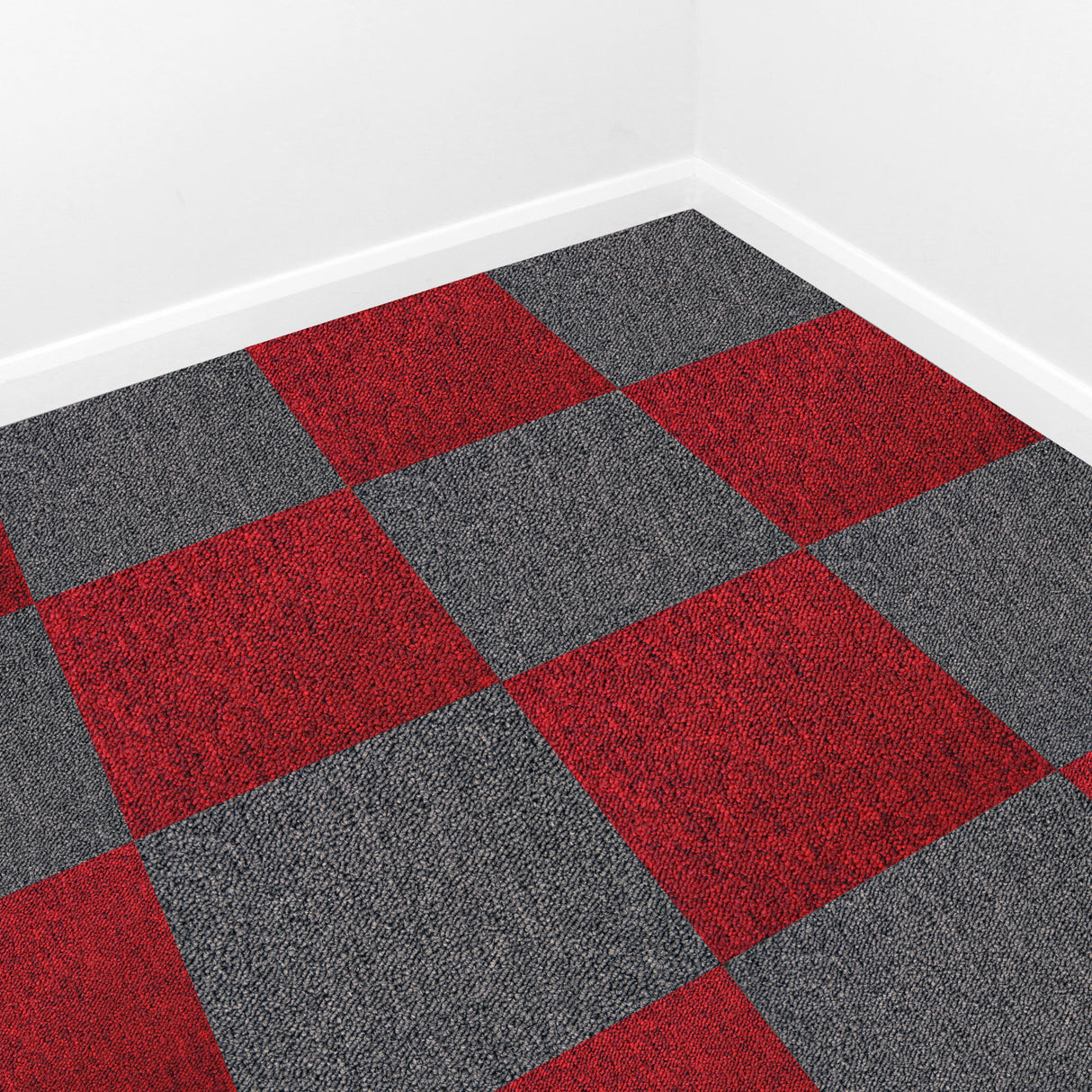 Dalles de moquette noir charbon et rouge, 50cm x 50cm, avec texture douce et motifs en damier, idéal pour un sol moderne