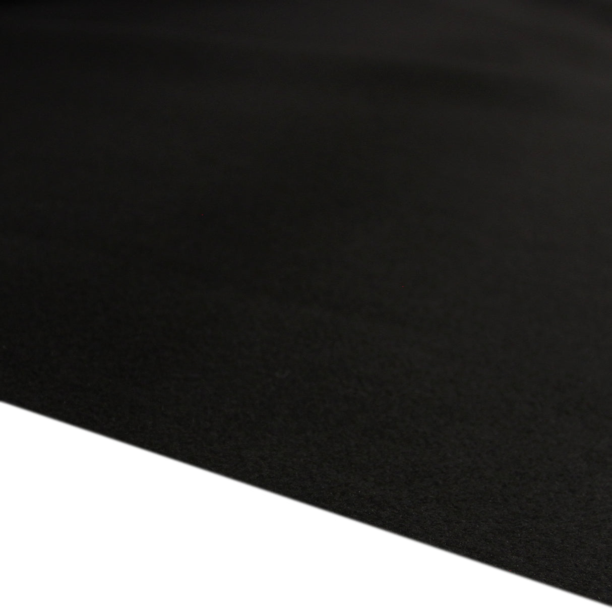 Doublure intérieure noire pour van, texture lisse et adhésive, idéale pour un aménagement intérieur soigné et durable