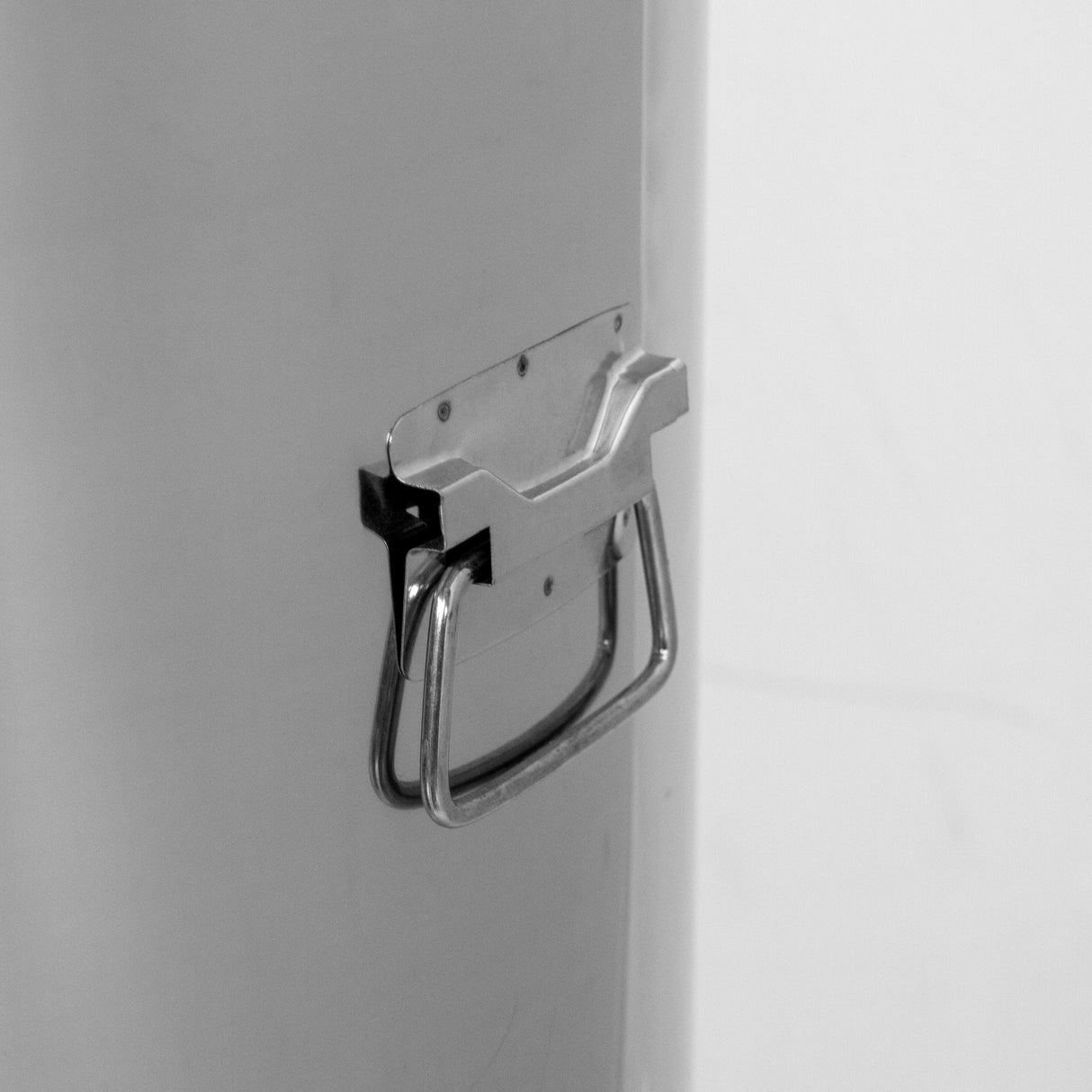 Extracteur de miel électrique T-Mech avec finition en acier inoxydable, poignée en métal et design moderne, idéal pour les apiculteurs