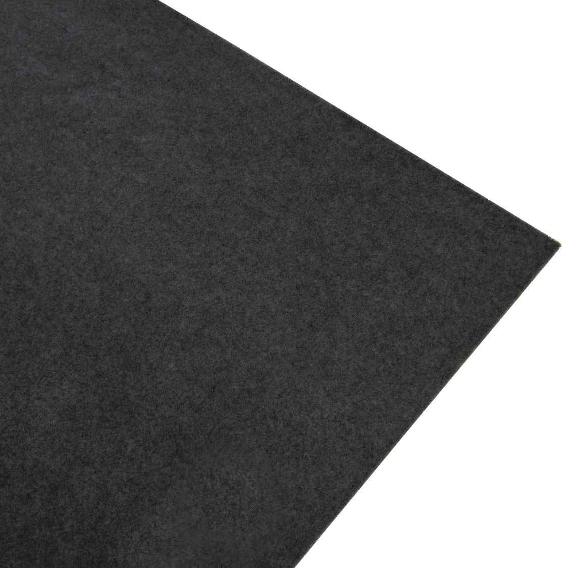 Doublure intérieure en feutre gris anthracite, texture douce et résistante, idéale pour protéger l'intérieur des véhicules utilitaires