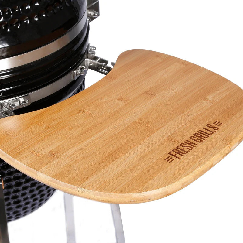 Barbecue au charbon de bois Kamado de 53,3 cm avec surface en bambou, finition noire brillante et grille en céramique texturée