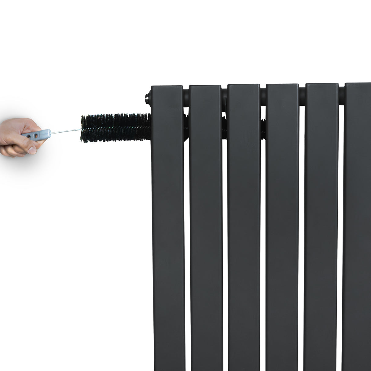 Radiateur plat gris anthracite à 1 panneau, montrant une main ajustant la vanne, surface lisse et moderne, dimensions 1600 x 420 mm