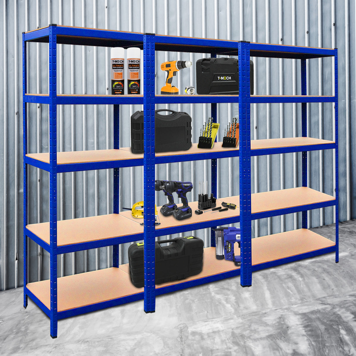 Rayonnages T-Rax en acier bleu de 90cm x 45cm x 180cm avec étagères en bois, outils et boîtes de rangement sur les étagères