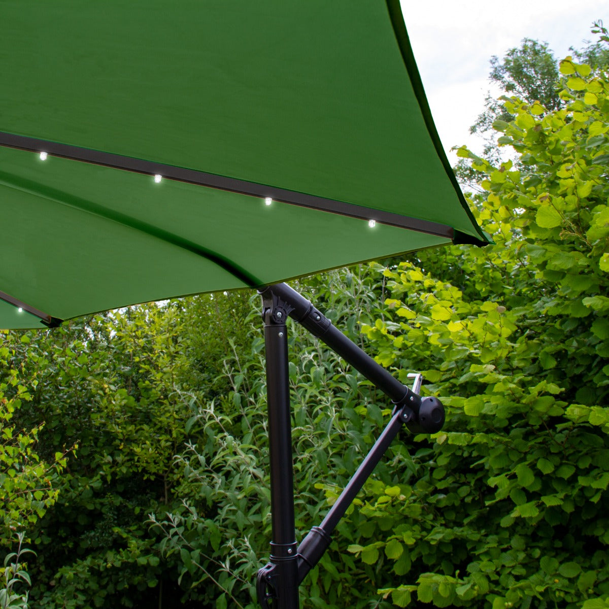 Parasol Vert 3m avec LED's Intégrés avec Base Ronde