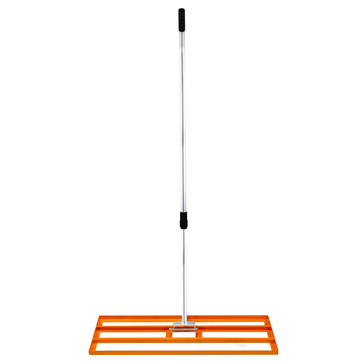 Râteau de nivellement orange de 100 cm avec une base large et plate, manche en aluminium et poignée en caoutchouc noir pour une prise confortable