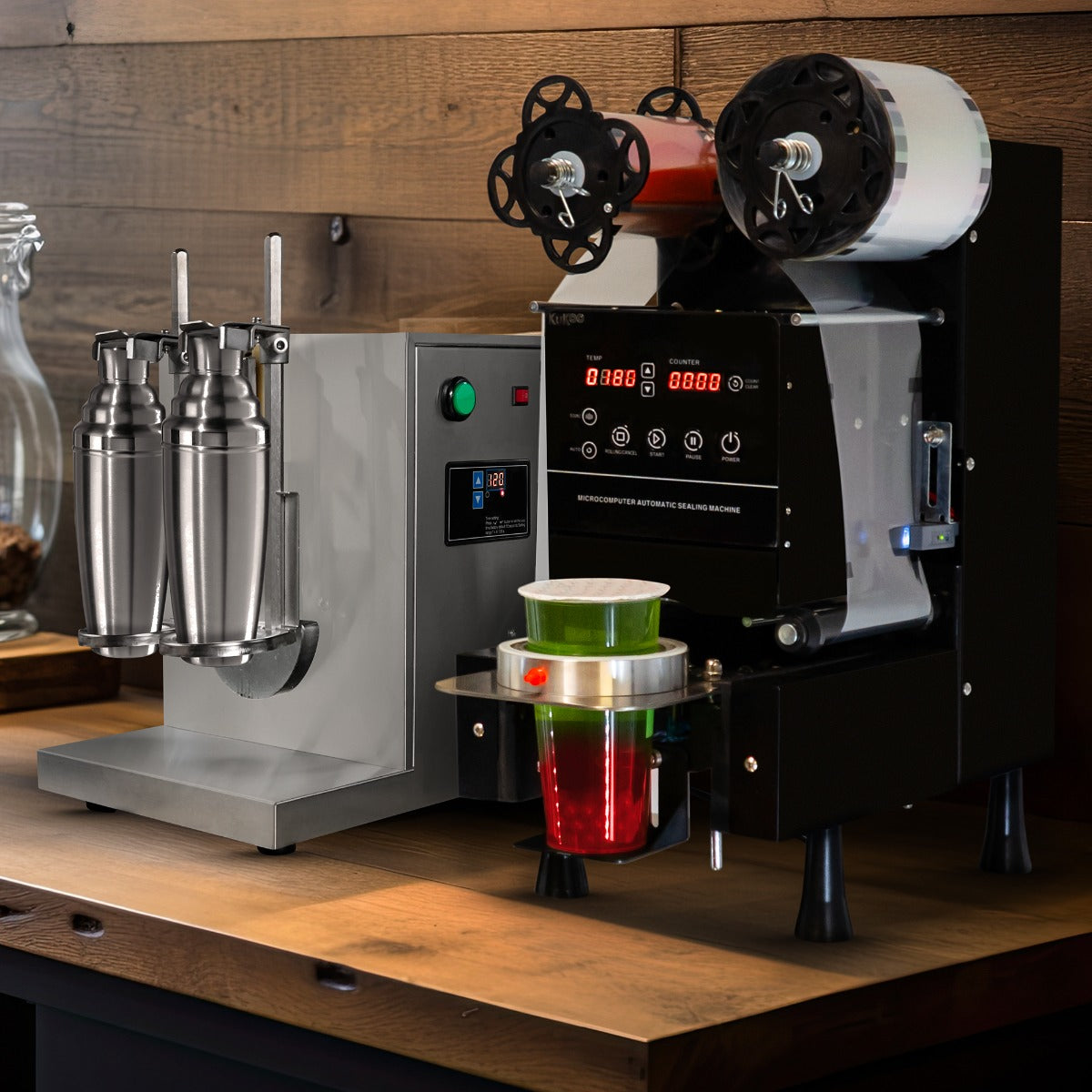 Machine à sceller et shaker pour bubble tea, finition en acier inoxydable, boutons lumineux, trois shakers en métal, design moderne et fonctionnel