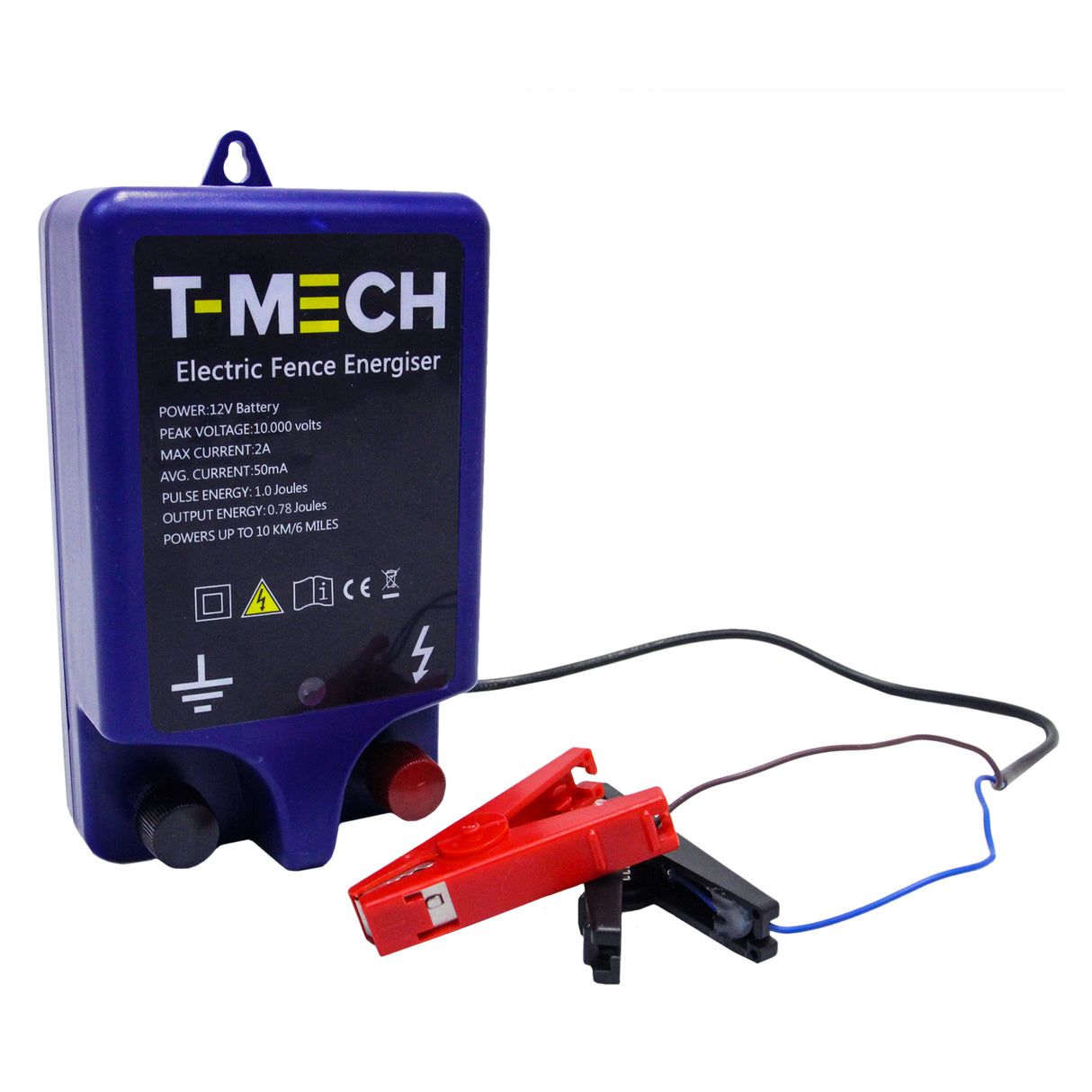 Énergiseur de clôture T-Mech, boîtier bleu avec étiquettes, fils électriques, pinces rouges, conçu pour une utilisation extérieure