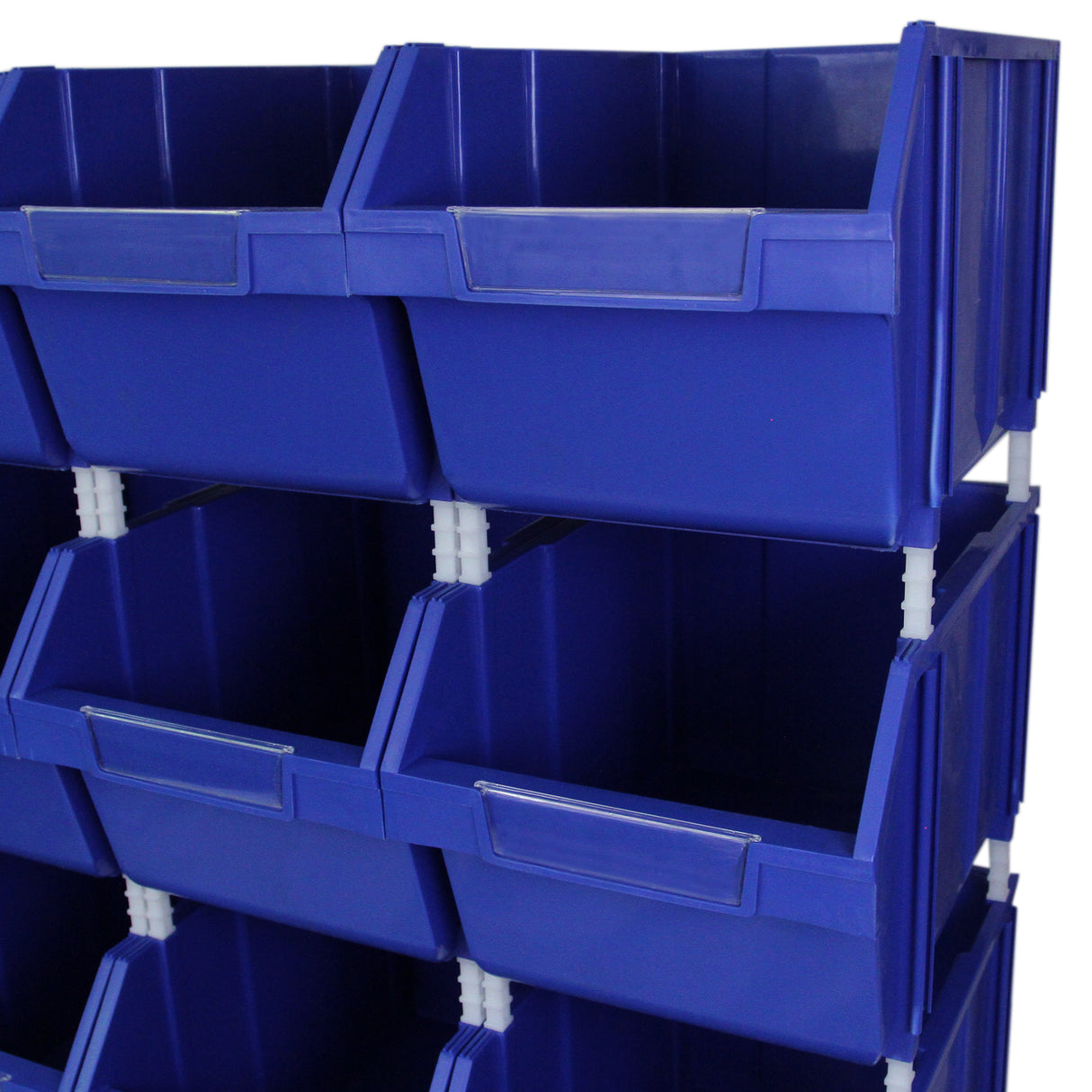 Bacs de rangement en plastique bleu empilables, conçus pour l'organisation efficace des stocks, avec des poignées pratiques pour un accès facile