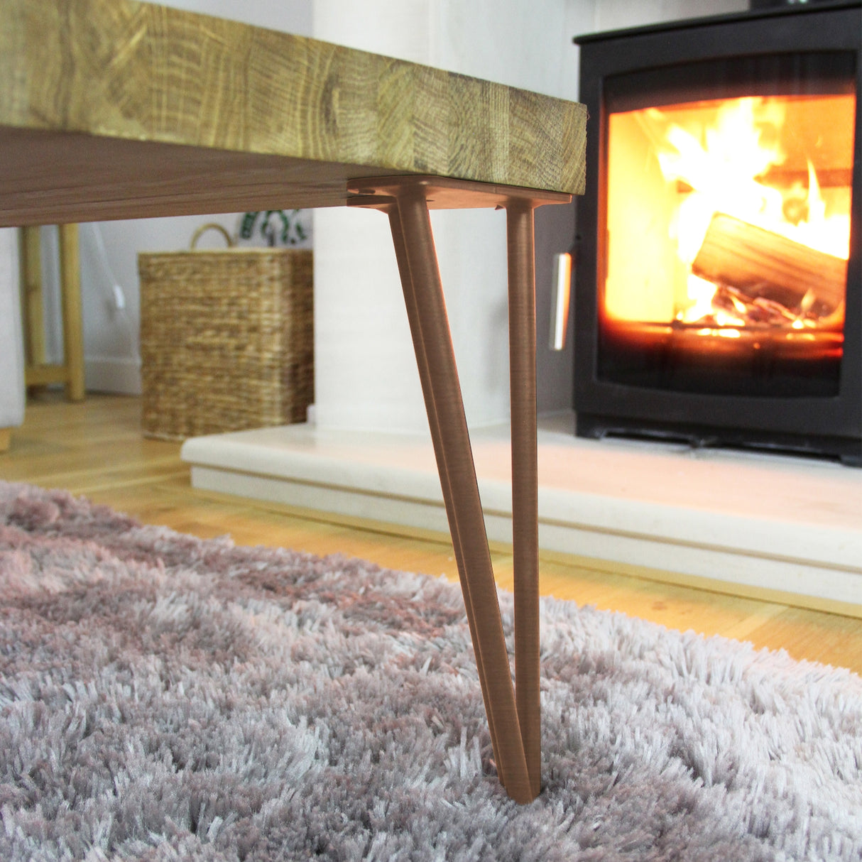Pieds de table en cuivre de 30,5 cm avec deux tiges de 12 mm, élégants et modernes, se fondant dans un intérieur chaleureux et accueillant