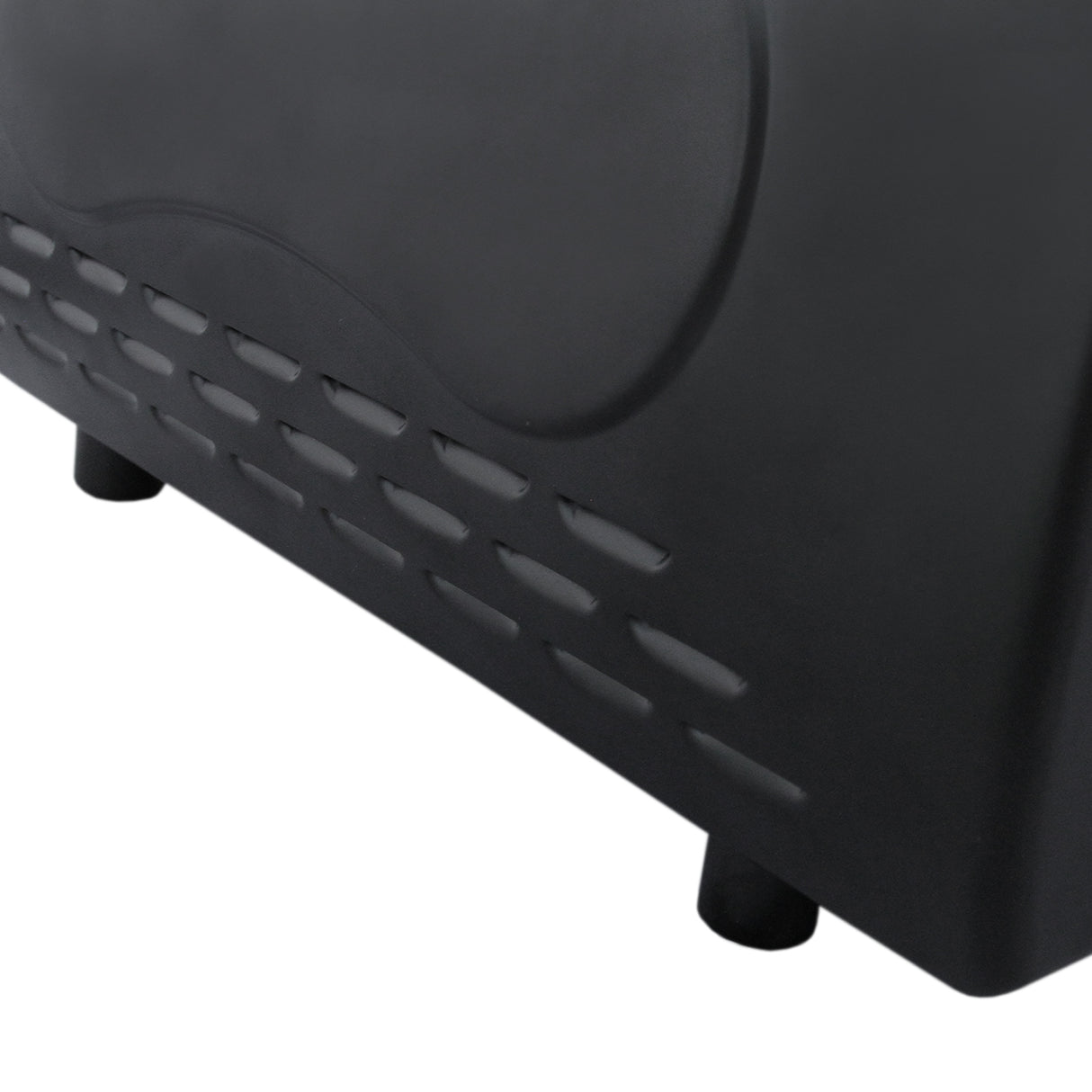 Mini four Tandoor KuKoo en noir, avec une texture lisse, des pieds robustes et des évents pour une circulation d'air optimale