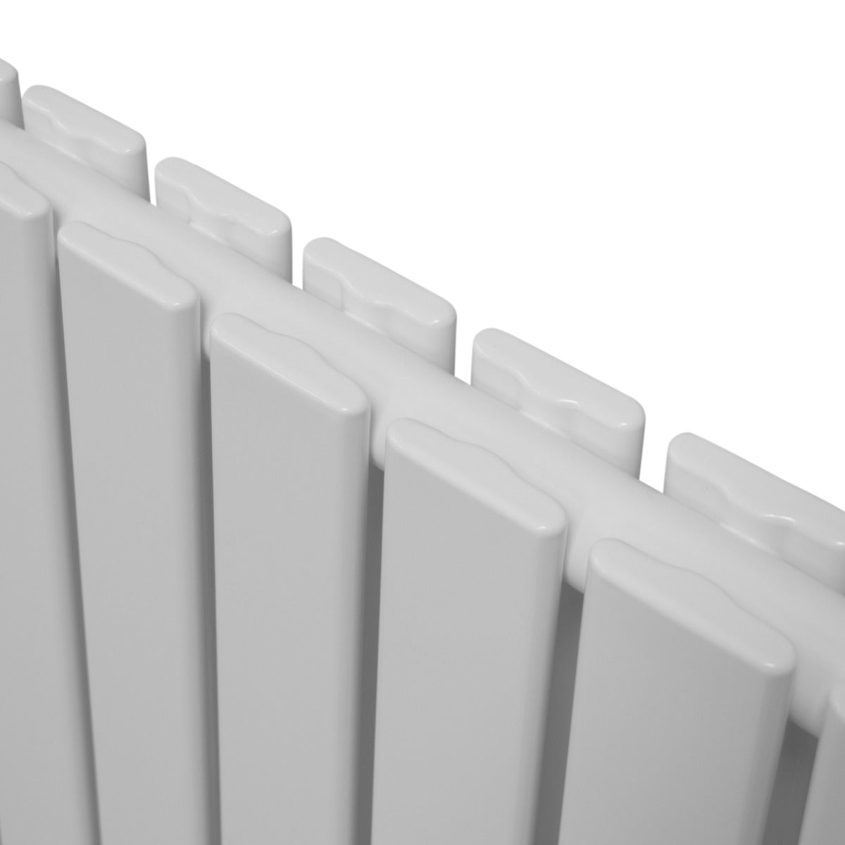 Radiateur plat à deux panneaux, dimensions 1800 x 560 mm, finition blanche lisse et moderne, idéal pour un intérieur contemporain