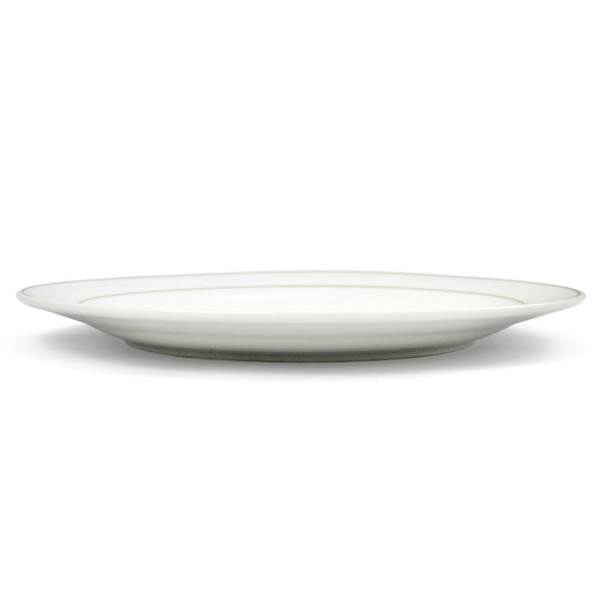 Assiettes vierges blanches en céramique, forme ronde, surface lisse, idéales pour la sublimation et la personnalisation créative