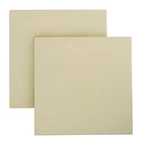 Plaques de cuisson en céramique beige, lisses et carrées, idéales pour un four à pizza électrique, offrant une répartition uniforme de la chaleur