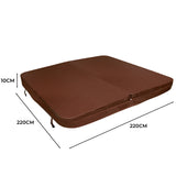 Housse de spa marron, dimensions 220 cm x 220 cm, texture résistante, design carré avec attaches pour un maintien sécurisé