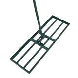Niveleur de pelouse vert avec manche extensible de 100 cm, surface plate en métal, conçu pour égaliser le sol et améliorer le jardinage