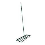Niveleur de pelouse vert avec manche extensible de 100 cm, conçu pour égaliser le sol et faciliter l'entretien du jardin