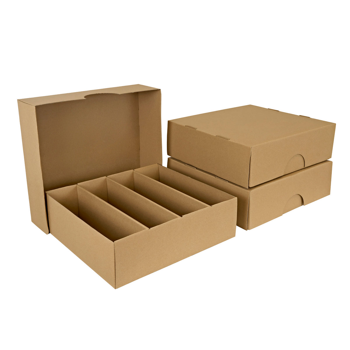 Boîtes en carton marron, avec une texture lisse, comprenant un modèle à compartiments et deux boîtes rectangulaires empilées