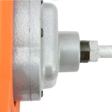 Batteur à main T-Mech avec un boîtier argenté texturé et un câble d'alimentation orange, conçu pour un usage pratique et efficace