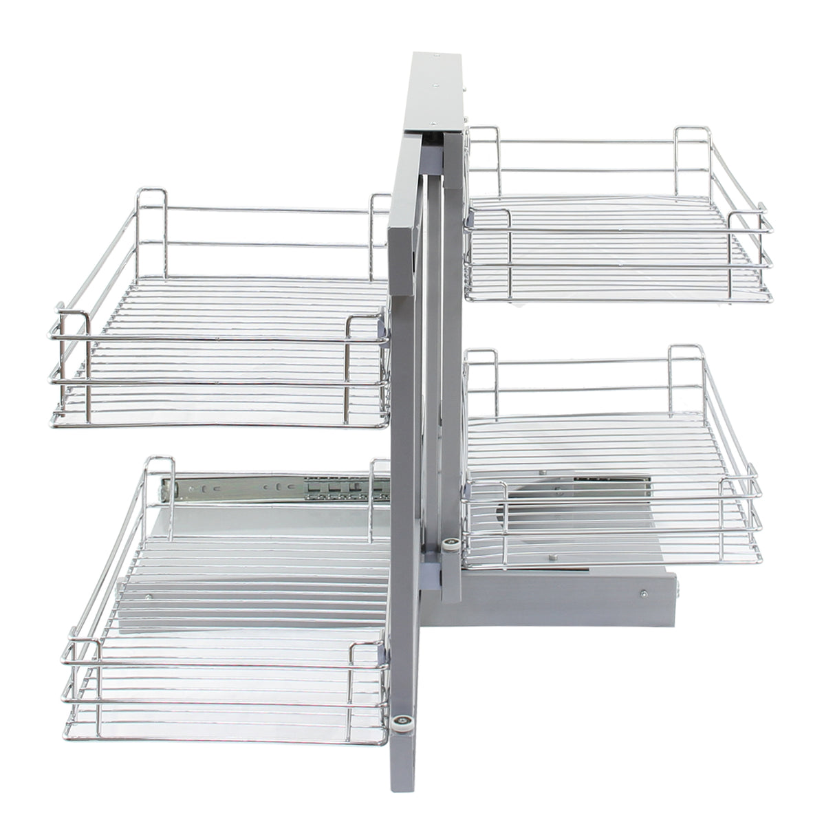 Paniers coulissants métalliques d’angle en finition argentée, avec quatre compartiments ouverts pour un rangement pratique et efficace