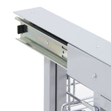 Paniers coulissants métalliques d’angle en finition argentée, avec rails robustes et design moderne, parfaits pour optimiser l’espace de rangement