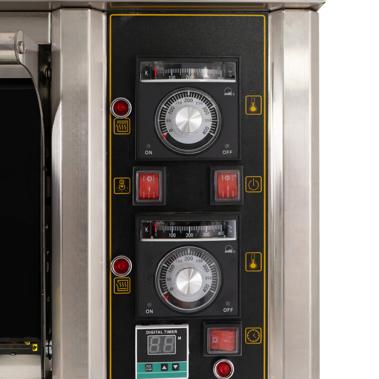 Panneau de contrôle du four à pizza KuKoo, avec boutons rouges, cadrans argentés et écran numérique, finition en acier inoxydable